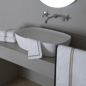 slide 2 Triplo Bourdon Hand Towel