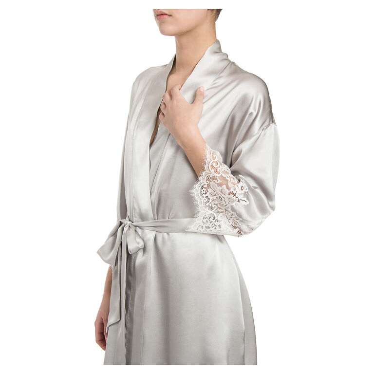 slide 4 Shell Short Robe