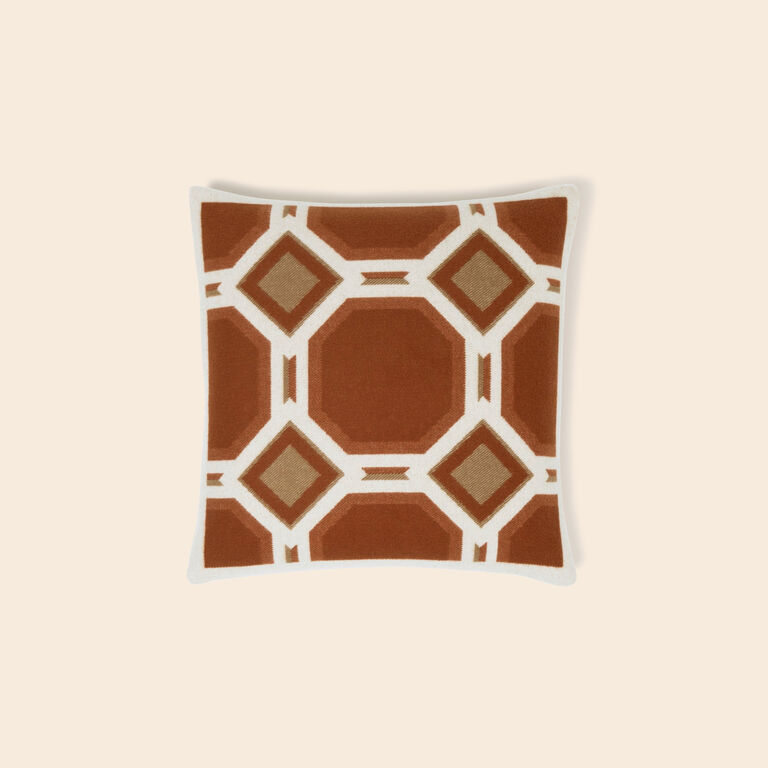 slide 1 Deco Cushion 005