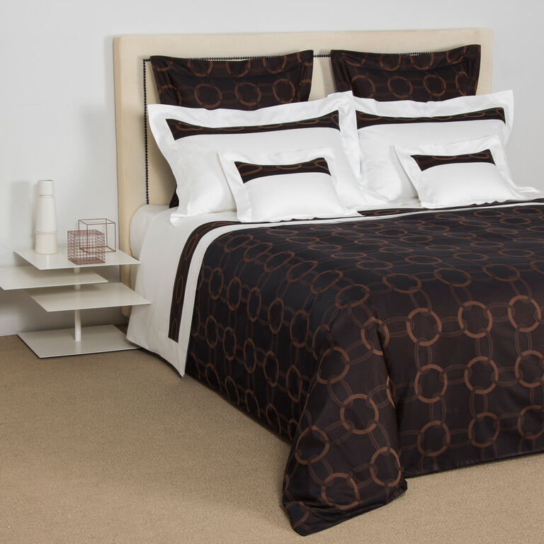slide 4 Chains Border Sham