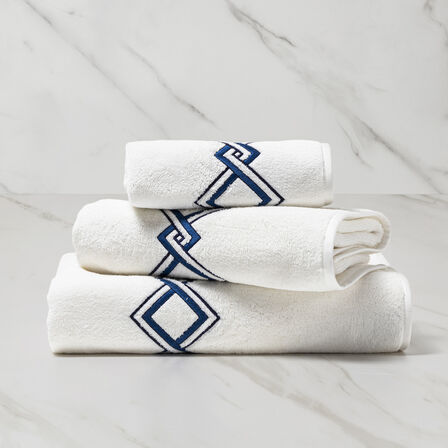 Twist Embroidery Bath Towel