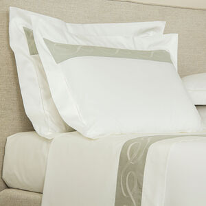 slide 2 Ribbons Border Sham
