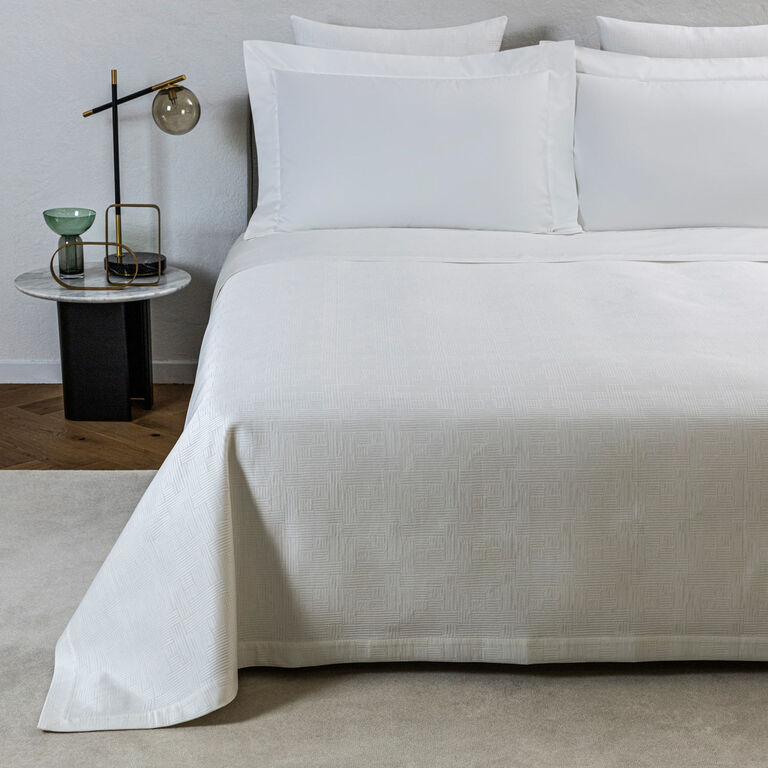 slide 1 Papiro Bedspread