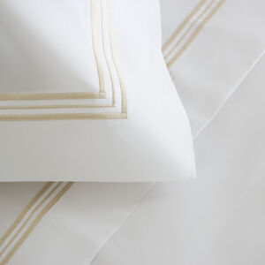slide 3 Triplo Bourdon Duvet Cover