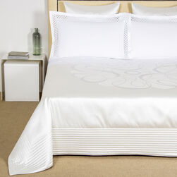 Luxury Sparkling Swirl Light Quilt