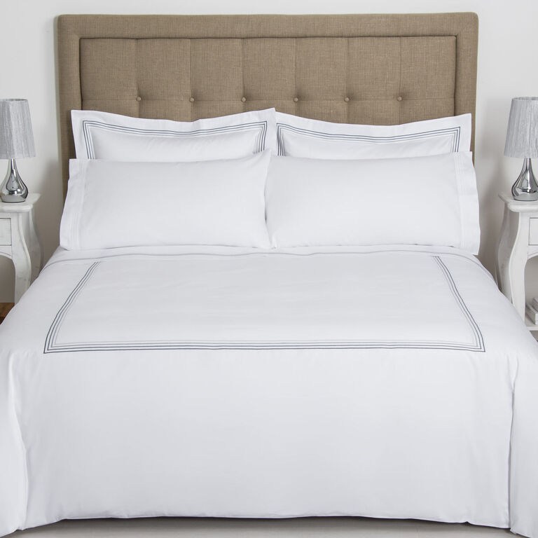 slide 4 Cruise Pillowcase Set