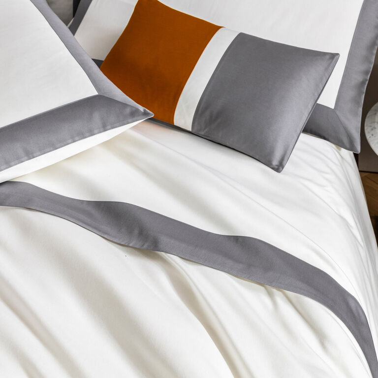 slide 4 Bold Duvet Cover