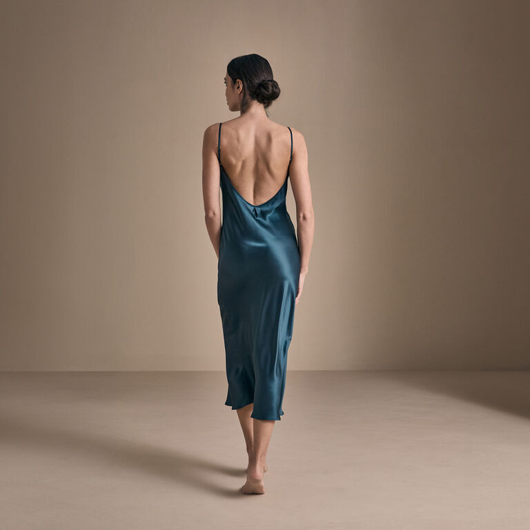 slide 3 Cascade Long Nightgown