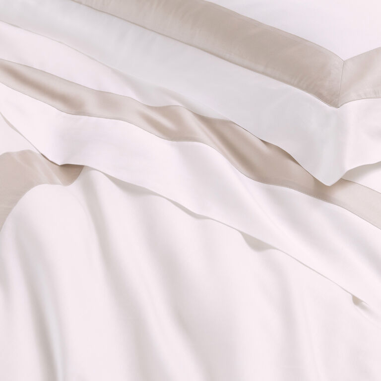 slide 5 Sateen Breeze Border Duvet Cover