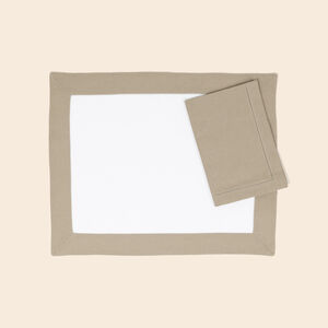 slide 2 Artistry Ajour Placemats and Napkins Set