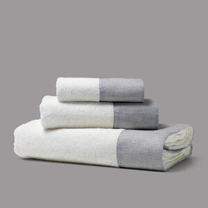 Graphite Border Bath Sheet slide 3 Graphite Border Bath Sheet