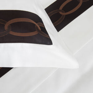 slide 3 Chains Border Sham