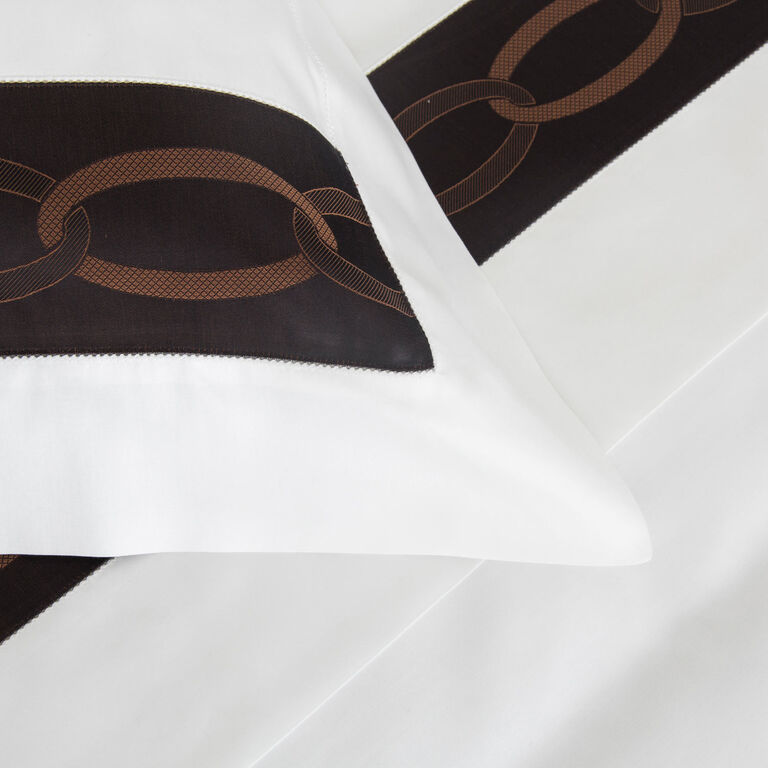 slide 3 Chains Border Sham