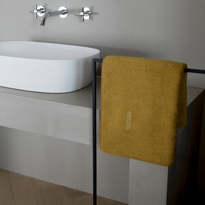 slide 1 Unito Bath Towel